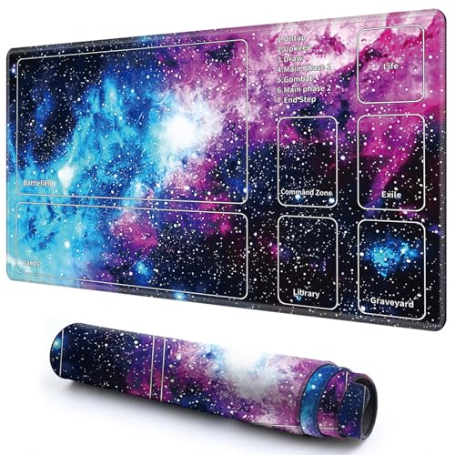 Niedliche Spielmatte mit Zonen -2 für MTG-Kartenspiel, 69,8 x 49,9 cm, rutschfeste Schreibtischunterlage mit glatter Oberfläche und genähtem Rand für TCG-Karten-Brettspiele-Zubehör, Blau-Violette Niedliche Spielmatte mit Zonen -2 für MTG-Kartenspiel, 69,8 x 49,9 cm, rutschfeste Schreibtischunterlage mit glatter Oberfläche und genähtem Rand für TCG-Karten-Brettspiele-Zubehör, Blau-Violette von CGFGHHUY