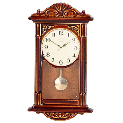 CHEOTIME Vintage DecorDollhouse Uhr, Miniatur-Uhr im Maßstab 1:12 mit elegantem Schnitzdesign aus Holzlegierung für Puppenhaus-Wohnzimmerdekoration von CHEOTIME