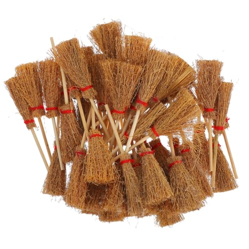 CHICAMPERA 50 Stück Teiliges Mini Besen Set Realistische Miniatur Hexenbesen DIY Puppenhaus Dekoration Vielseitig für Mikro Landschaften und Miniaturgärten Rote Details Handgefertigt von CHICAMPERA
