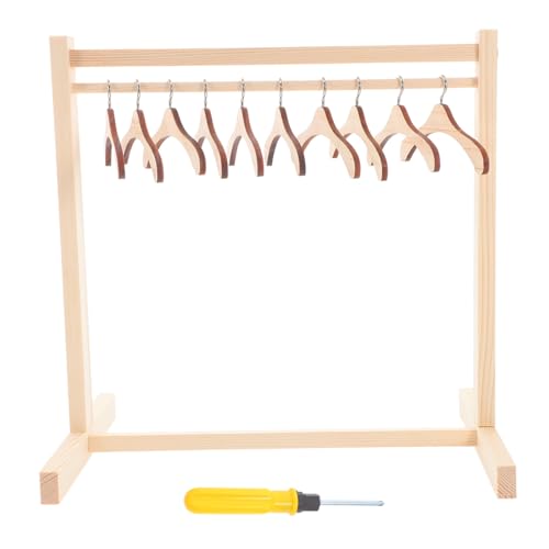 CLISPEED 1 Satz Holzpuppenbekleidungsregal Eleganter Kleiderständer mit Holzkleiderbügeln für Puppenhausmöbel zum Ausstellen und Organisieren von Puppenkleidern CLISPEED 1 Satz Holzpuppenbekleidungsregal Eleganter Kleiderständer mit Holzkleiderbügeln für Puppenhausmöbel zum Ausstellen und Organisieren von Puppenkleidern von CLISPEED