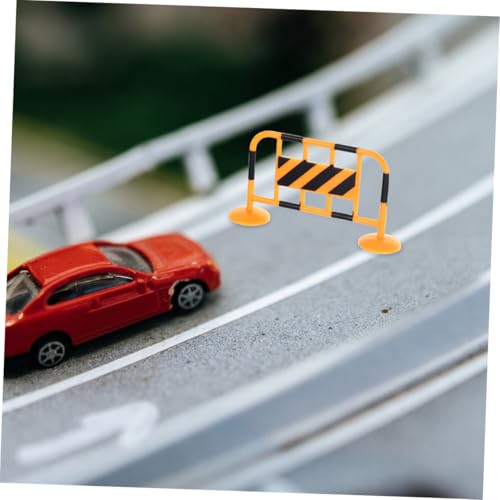 CLISPEED 12 Stück Teiliges Mini Verkehrssperren aus Hochwertigem Resin Realistische Miniatur Verkehrsbarrieren Leuchtendem Orange Leicht Kompakt und Sicher für Rollenspiel und Sammeln von CLISPEED