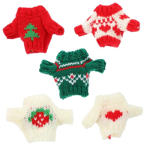 CLISPEED 5 Stck Teiliges Puppen Winterkleidungsset Dekorative Strickpullover in Weiß Grün und Rot mit Herz und Erdbeermuster Wechselbare Puppenoutfits für Mädchen Geeignet für Saisonales von CLISPEED
