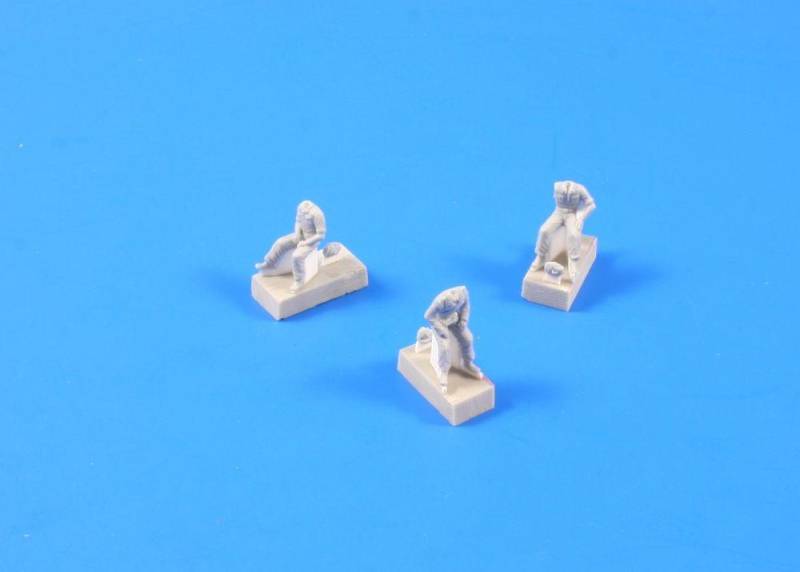 German panzer crew sitting (3 Figuren) von CMK