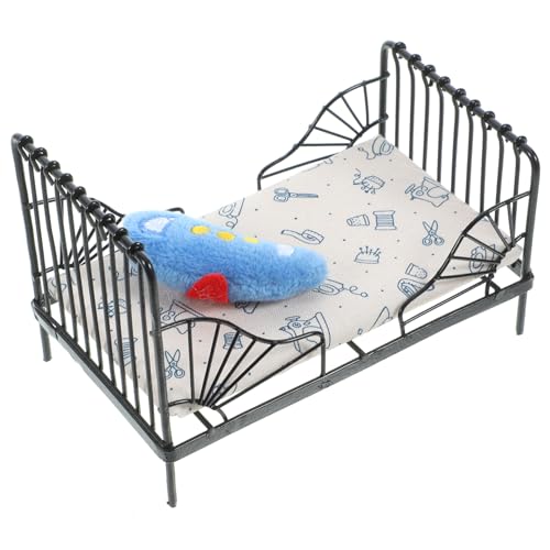 COMNESTBI 1 Satz Puppenhausbett Mini-Hausbett Puppenhaus mit Minibett Puppenstubenmöbel Puppenminibett Mini Möbelmodelle Mini- -Puppenbett Miniaturmöbel Puppenhaus-Bett-Modell Eisen Black von COMNESTBI