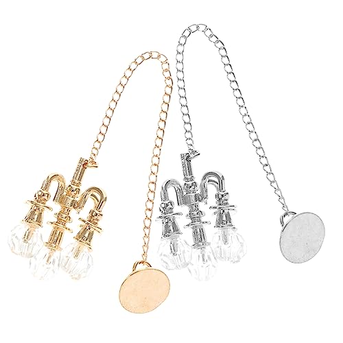 COMNESTBI 2 Stück Deckenlampe Hängelampe für Puppenhaus Deko Goldene und Silberne Kristall Lampe Perfektes Zubehör für Kreative Miniaturhäuser und DIY Landschaften COMNESTBI 2 Stück Deckenlampe Hängelampe für Puppenhaus Deko Goldene und Silberne Kristall Lampe Perfektes Zubehör für Kreative Miniaturhäuser und DIY Landschaften von COMNESTBI