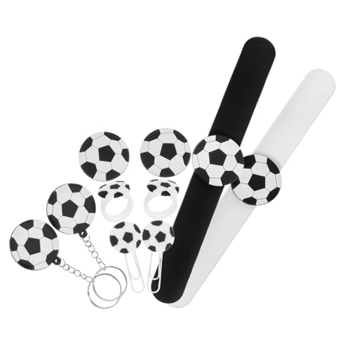 Cabilock 10Stücke Teiliges Fußball Partygeschenkset für Schlüsselanhänger Ringe Lesezeichen Anstecknadeln Slap Bracelet aus Sicherem für Fußballgeburtstagsfeiern von Cabilock