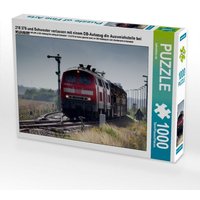 218 376 und Schwester verlassen mit einem DB-Autozug die Ausweichstelle bei Klanxbüll (Puzzle) von Calvendo Puzzle