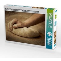 Der Teig wird geknetet und noch mal geknetet. Danach braucht er Ruhe. (Puzzle) von Calvendo Puzzle