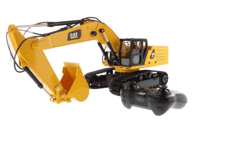 |1:24 RC Cat® 336 Löffelbagger| von Carrera