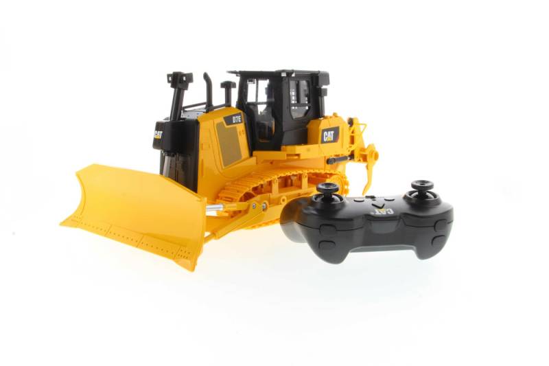 |1:24 RC Cat® D7E Bulldozer| von Carrera