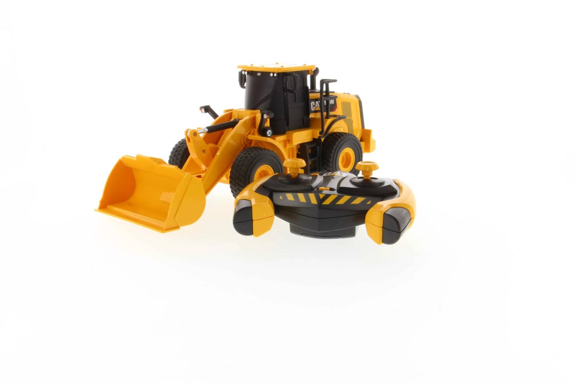 1:35 RC Cat® 950M Wheel Loader (B/O) von Carrera