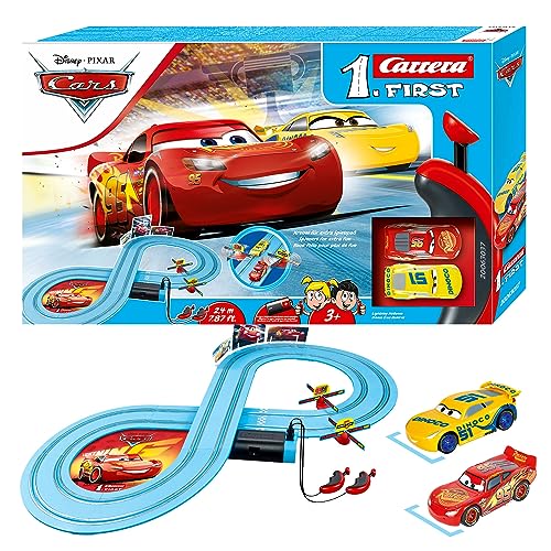 Carrera FIRST Disney Pixar Cars – Race of Friends Autorennbahn für Kinder ab 3 Jahren I 2,4m Rennstrecke I 2 ferngesteuerte Autos mit Lightning McQueen & Cruz Ramirez I Geschenke zu Ostern von Carrera