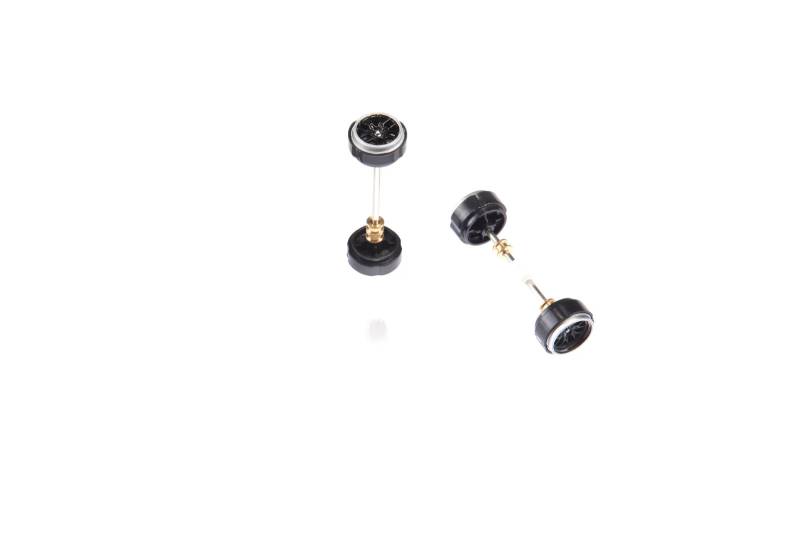 Front axle and rear axle #20030848 von Carrera