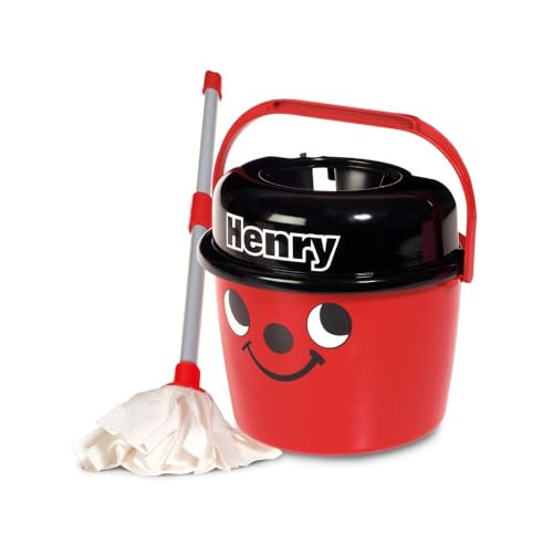 Casdon Henry Mop & Bucket, Branded Toy Cleaning Set for Children Aged 3+, Features Henry’s Cheeky Face for Lots of Cleaning Fun! von Casdon