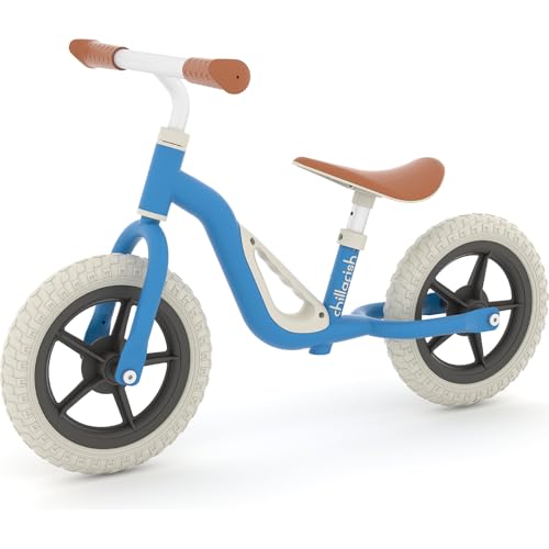 Chillafish Charlie Sport 12" Laufrad für Kleinkinder – Ultraleichtes Balance Bike mit Pannensicheren Reifen, Verstellbarem Sitz und Lenker CPCH01NAV Chillafish Charlie Sport 12" Laufrad für Kleinkinder – Ultraleichtes Balance Bike mit Pannensicheren Reifen, Verstellbarem Sitz und Lenker CPCH01NAV von Chillafish