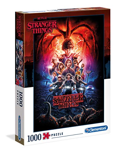 Clementoni 39543 Stranger Things – Puzzle 1000 Teile ab 9 Jahren, buntes Erwachsenenpuzzle mit kräftigen Farben, Geschicklichkeitsspiel für die ganze Familie, schöne Geschenkidee Clementoni 39543 Stranger Things – Puzzle 1000 Teile ab 9 Jahren, buntes Erwachsenenpuzzle mit kräftigen Farben, Geschicklichkeitsspiel für die ganze Familie, schöne Geschenkidee von Clementoni