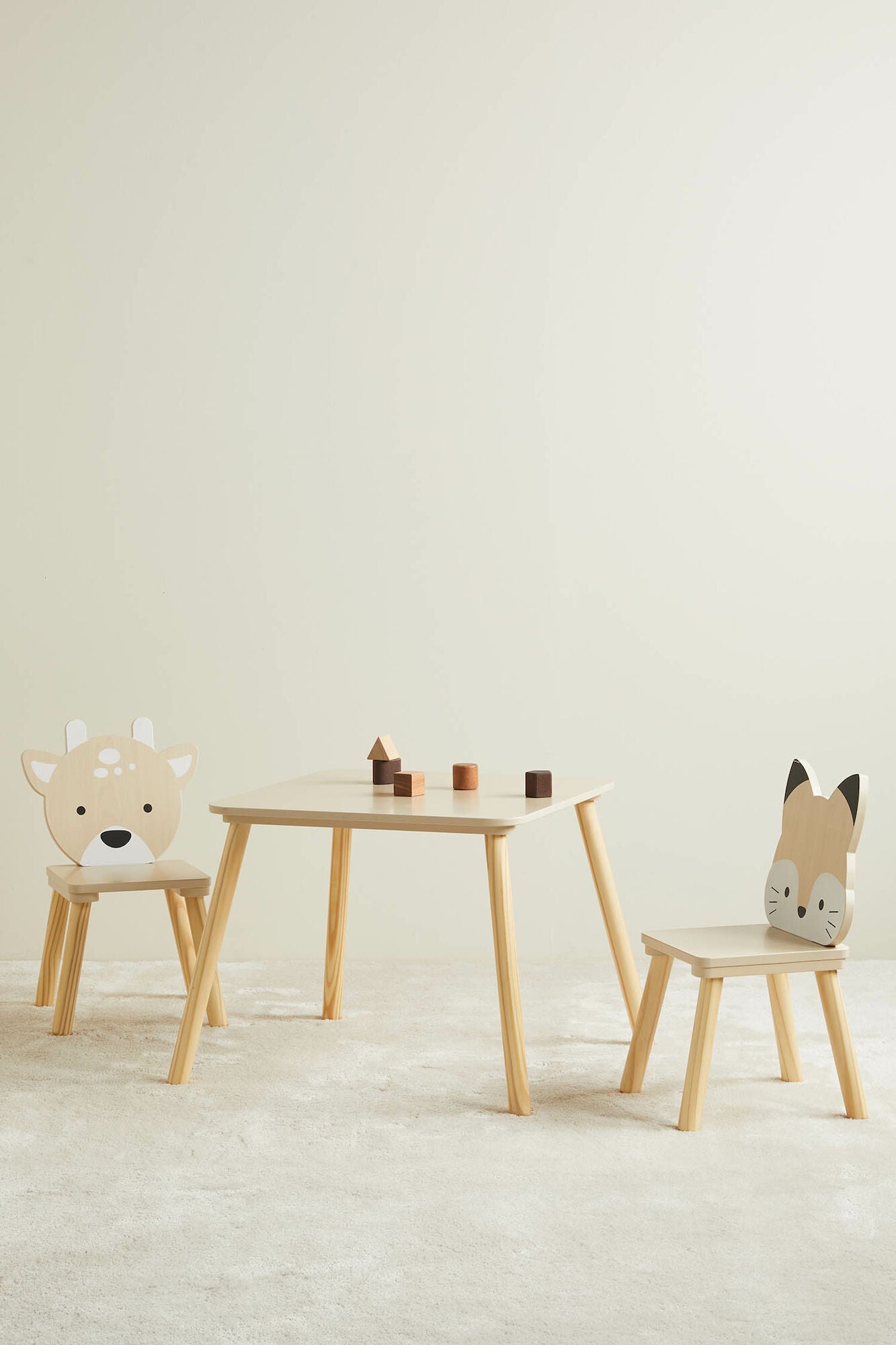 Cloudberry Castle Tisch und Stühle, Deer & Fox, Kinderzimmermöbel, Kindermöbel Cloudberry Castle Tisch und Stühle, Deer & Fox, Kinderzimmermöbel, Kindermöbel von Cloudberry Castle