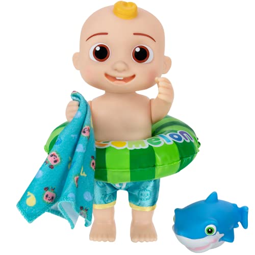 CoComelon - Splish Splash JJ Doll- with Shark Bath Squirter and Water Accessories - CoComelon Water Play - Toys for Kids and Preschoolers - Amazon Exclusive von CoComelon