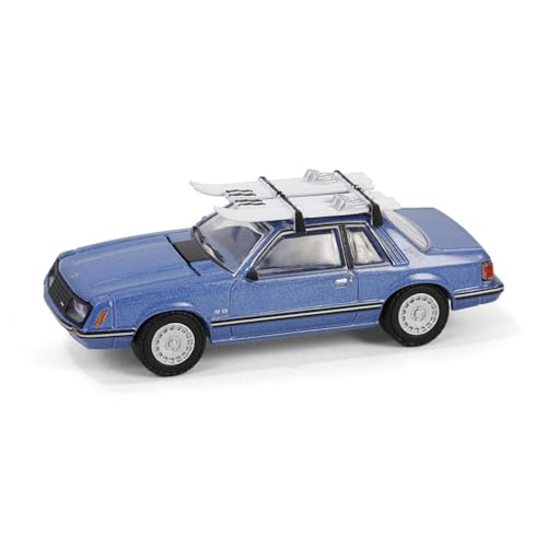 Collectibles Greenlight 30510 1981 Fox Body Mustang GHIA Coupe mit Ski-Dachträger - Medium Blue Glow (Hobby Exclusive) Maßstab 1:64 von Greenlight