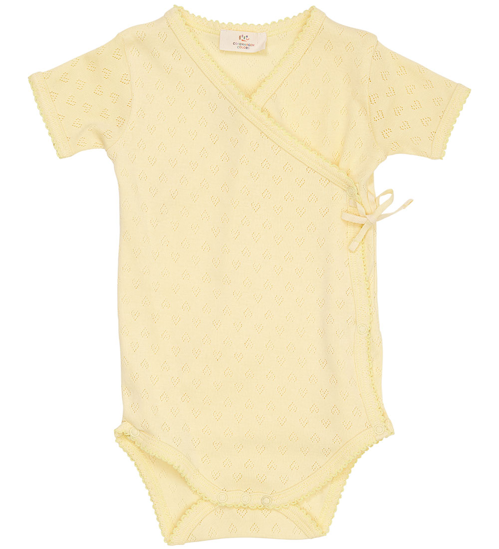 Copenhagen Colors Wickelbody k/ä - Pale Yellow - Copenhagen Colors - 74 - Body K/Ä Copenhagen Colors Wickelbody k/ä - Pale Yellow - Copenhagen Colors - 74 - Body K/Ä von Copenhagen Colors
