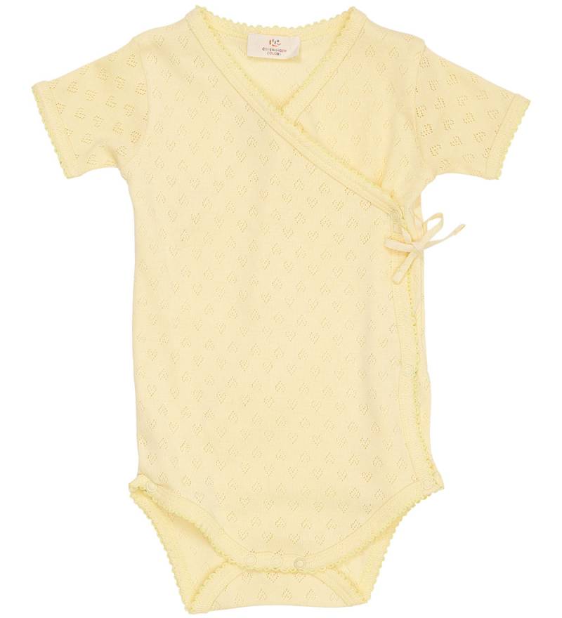 Copenhagen Colors Wickelbody k/ä - Pale Yellow - Copenhagen Colors - 74 - Body K/Ä Copenhagen Colors Wickelbody k/ä - Pale Yellow - Copenhagen Colors - 74 - Body K/Ä von Copenhagen Colors