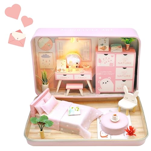 Crafts&Co® DIY Miniature Haus mit Möbeln DIY Puppenhaus Erwachsene | Hölzernes Puppenhaus-Kit | Holz Mini Haus Modell mit Licht | 1:18 | Rosa Schlafzimmer von Crafts&Co