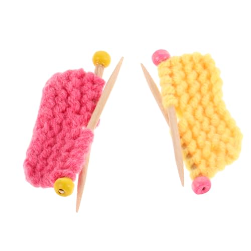 DECHOUS 2 Stück Strickpullover-Modell Mini-strickmützen Zum Basteln Puppenhaus-miniaturen Gestrickte Minipuppe Kleine Strickmützen Zum Basteln Angoragarn Puppenhauszubehör Mini-mützen Holz von DECHOUS