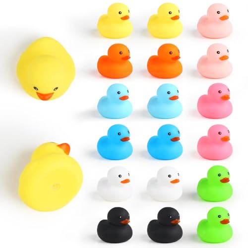DERAYEE Set mit 18 Badeenten aus Gummi, 9 verschiedene Farben, 2 Stück pro Farbe, schwimmend und quietschend, ideales Spielzeug für die Badewanne DERAYEE Set mit 18 Badeenten aus Gummi, 9 verschiedene Farben, 2 Stück pro Farbe, schwimmend und quietschend, ideales Spielzeug für die Badewanne von DERAYEE