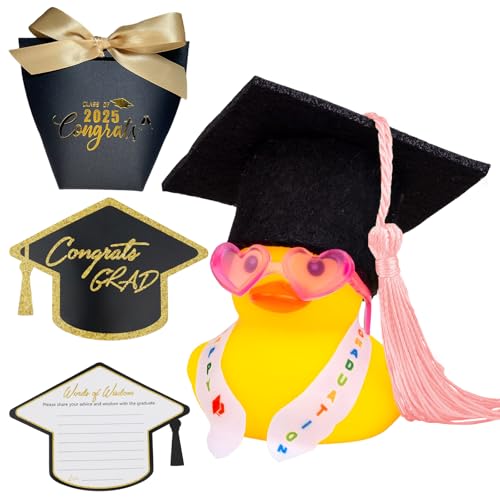 DGMI Bachelor Geschenk Lustige Akademiker Badeente mit Diplom Bestandene Prüfung Geschenk mit Graduierung Hut Schärpe Brille Schärpe Geschenk bei Prüfungen Abschlussfeier von DGMI