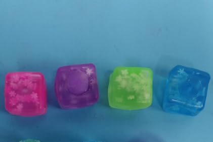 Pool-Eiswürfel Dekompressionskugeln für Kinder und Erwachsene Gequetschte und zerquetschte Dekompressions-Eiswürfel -Gadgets, Geschenke für Kinder mit ADHS von DLAIUSMALL