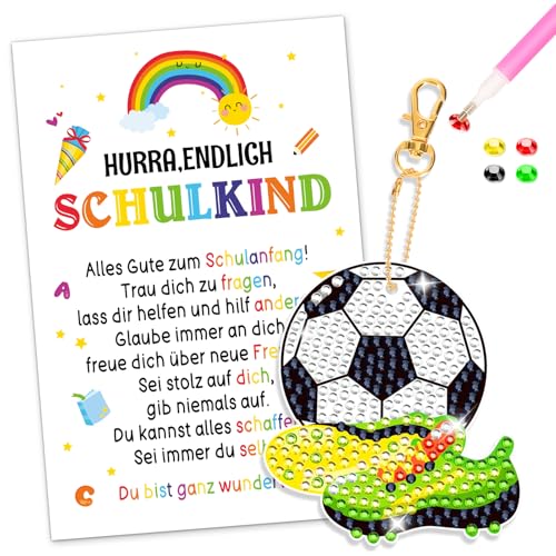 DPKOW Fußball Einschulungsgeschenk für Jungen, Schulkind 2025 Schultüte Füllung, Diamond Painting Schlüsselanhänger Fußball Schulkind Glücksbringer, mit Einschulung Karte von DPKOW