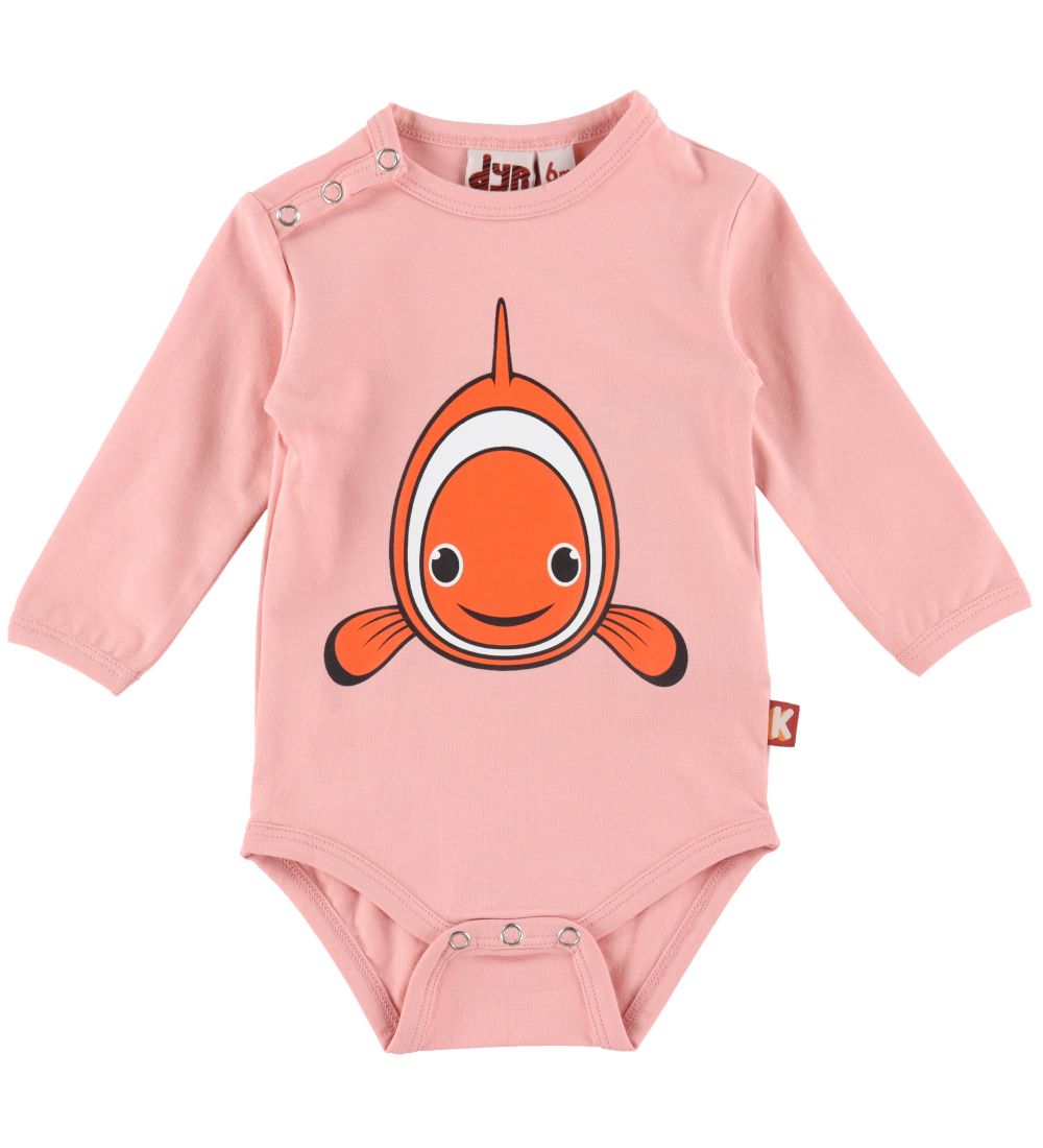 DYR Body l/ä - TIER Quacksalber - Soft Pink m. Clownfisch - DYR-Cph - 9 mt - Body L/Ä DYR Body l/ä - TIER Quacksalber - Soft Pink m. Clownfisch - DYR-Cph - 9 mt - Body L/Ä von DYR-Cph