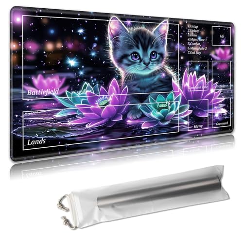 MTG Spielmatte mit Zonen – TCG-Kartenspielmatte für Magic The Gathering – 61 x 35,6 cm – genähte Kanten, rutschfeste Gummiunterseite – tragbare Spielmatte mit kostenloser Aufbewahrungstasche MTG Spielmatte mit Zonen – TCG-Kartenspielmatte für Magic The Gathering – 61 x 35,6 cm – genähte Kanten, rutschfeste Gummiunterseite – tragbare Spielmatte mit kostenloser Aufbewahrungstasche von Decahouy
