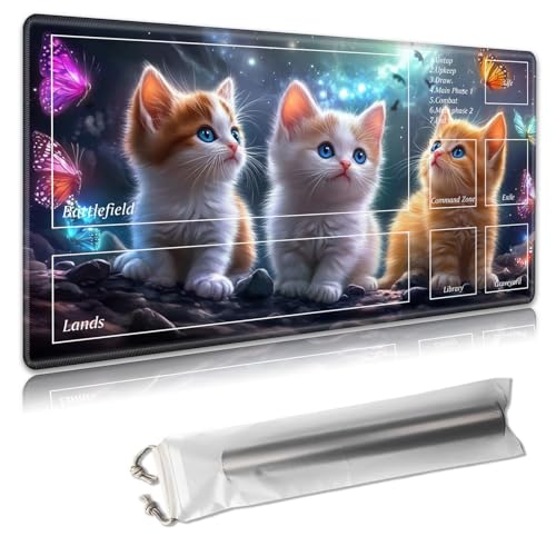 MTG Spielmatte mit Zonen – TCG-Kartenspielmatte für Magic The Gathering – 61 x 35,6 cm – genähte Kanten, rutschfeste Gummiunterseite – tragbare Spielmatte mit kostenloser Aufbewahrungstasche MTG Spielmatte mit Zonen – TCG-Kartenspielmatte für Magic The Gathering – 61 x 35,6 cm – genähte Kanten, rutschfeste Gummiunterseite – tragbare Spielmatte mit kostenloser Aufbewahrungstasche von Decahouy