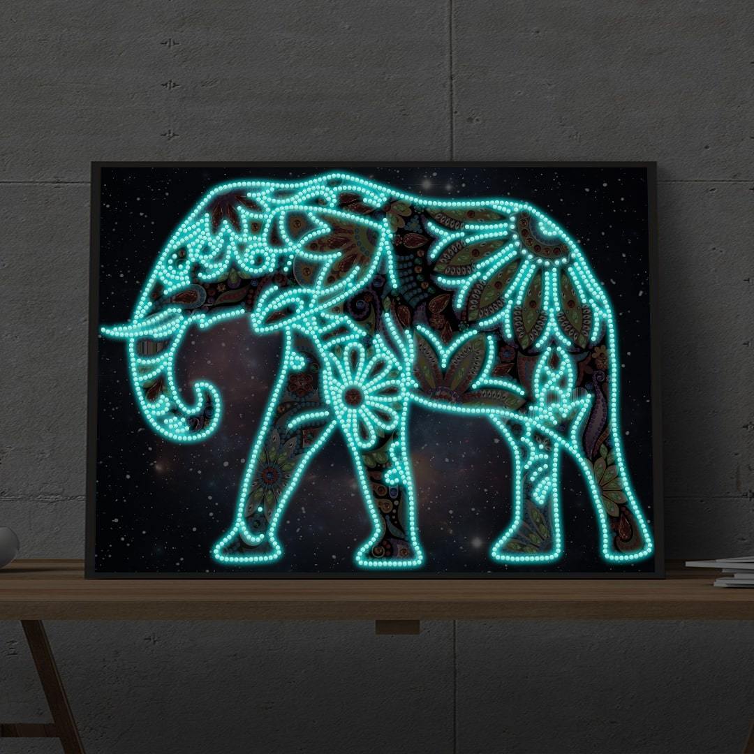 Elefant | Im Dunkeln leuchtend 30x40cm von Diamond Painter