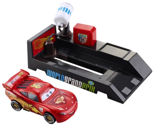 Cars 2 – Miniaturauto – Ständer und Triebwerke – McQueen Modell Ref V3659 von Disney Pixar Cars