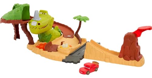 Disney Pixar Cars Spielzeug, Dinosaurier-Spielplatz Spielset mit Lightning McQueen Spielzeugauto, Dinosaurier- und von Kindern aktivierbare Action, Cars On The Road, HNL99 von Mattel