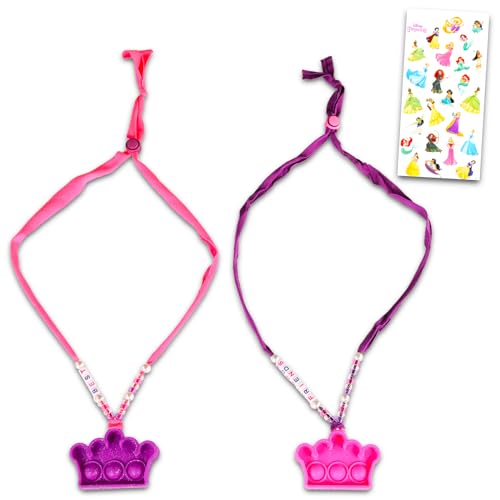 Disney Prinzessinnen-Halsketten für Mädchen – Disney Prinzessinnen-Halsketten Partybevorzugungs-Set mit 2 Disney Prinzessinnen-Druckknöpfen und Aufklebern | Disney Prinzessinnen-Zubehör für Mädchen, von Disney
