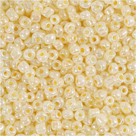 Rocai-Perlen, Durchm. 3 mm, Größe 8/0, Lochgröße 0,6-1,0 mm, elfenbeinfarben, 25g/ 1 Pk. Rocai-Perlen, Durchm. 3 mm, Größe 8/0, Lochgröße 0,6-1,0 mm, elfenbeinfarben, 25g/ 1 Pk. von Diverse