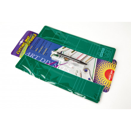 Schneideunterlage mit 3mm Messer 22x30cm Schneideunterlage mit 3mm Messer 22x30cm von Diverse