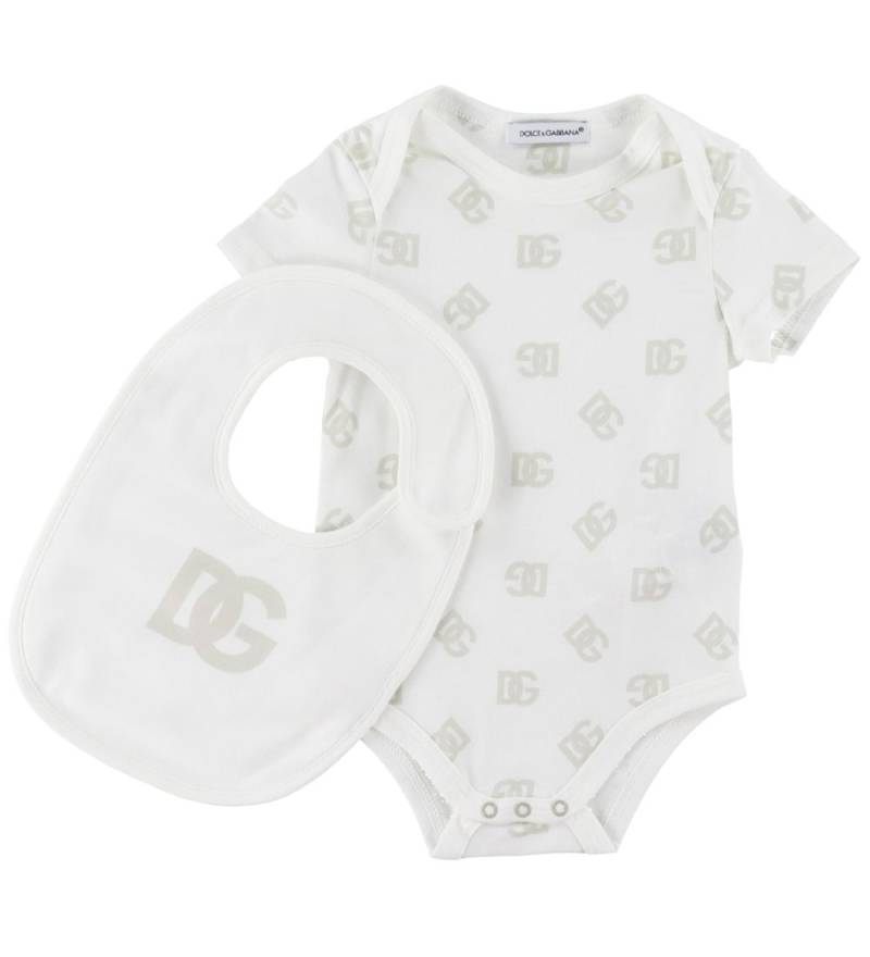 Dolce & Gabbana Geschenkbox - Babylätzchen/Body k/ä - Logo Beige - Dolce & Gabbana - 6-9 mt - Body K/Ä Dolce & Gabbana Geschenkbox - Babylätzchen/Body k/ä - Logo Beige - Dolce & Gabbana - 6-9 mt - Body K/Ä von Dolce & Gabbana