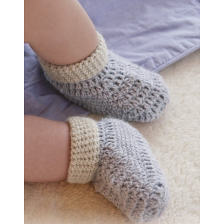 Baby Steps by DROPS Design - Häkelmuster mit Kit Baby-Schühchen Größen 0-4 Jahre von Drops - Garnstudio
