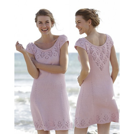 Beach Date by DROPS Design - Strickmuster mit Kit Kleid Größen S - XXXL Beach Date by DROPS Design - Strickmuster mit Kit Kleid Größen S - XXXL von Drops - Garnstudio