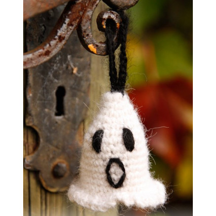 Casper by DROPS Design - Häkelmuster mit Kit Halloween Gespenst 4cm von Drops - Garnstudio