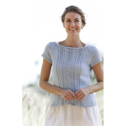 Charlotte by DROPS Design - Strickmuster mit Kit kurzärmliges Top mit Spitzenmuster Größen S - XXXL Charlotte by DROPS Design - Strickmuster mit Kit kurzärmliges Top mit Spitzenmuster Größen S - XXXL von Drops - Garnstudio