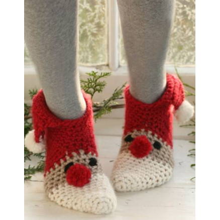 Christmas Slippers by DROPS Design - Häkelmuster mit Kit Weihnachts-Slipper Größen 22/24 - 42/44 von Drops - Garnstudio