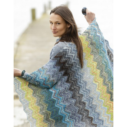 Dancing On The Dock by DROPS Design - Strickmuster mit Kit Decke mit Streifen- und Zickzack-Muster 114x90cm von Drops - Garnstudio