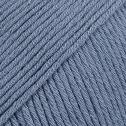 Drops Safran Garn Unicolor 06 Jeansblau Drops Safran Garn Unicolor 06 Jeansblau von Drops - Garnstudio