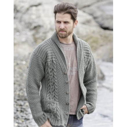 Finnley by DROPS Design - Strickmuster mit Kit Strickjacke mit Zopfmuster Größen S - XXXL Finnley by DROPS Design - Strickmuster mit Kit Strickjacke mit Zopfmuster Größen S - XXXL von Drops - Garnstudio