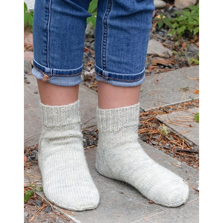 Hopping into Autumn by DROPS Design - Sockenstrickmuster Größe 26-43 Hopping into Autumn by DROPS Design - Sockenstrickmuster Größe 26-43 von Drops - Garnstudio